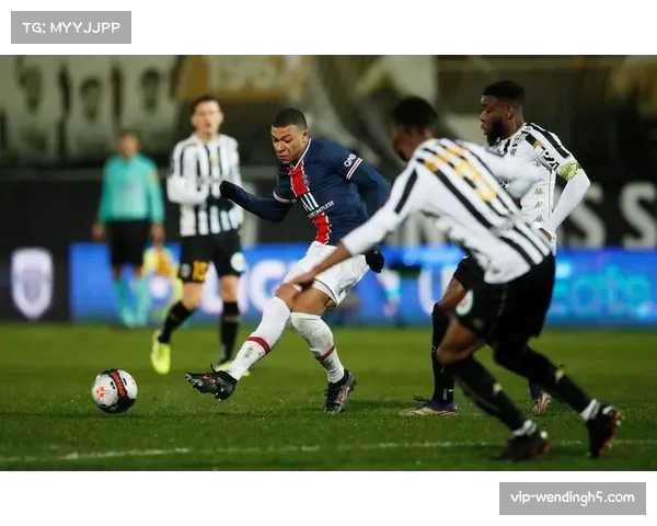 巴黎圣日耳曼预算为昂热34倍 资源差距依然明显