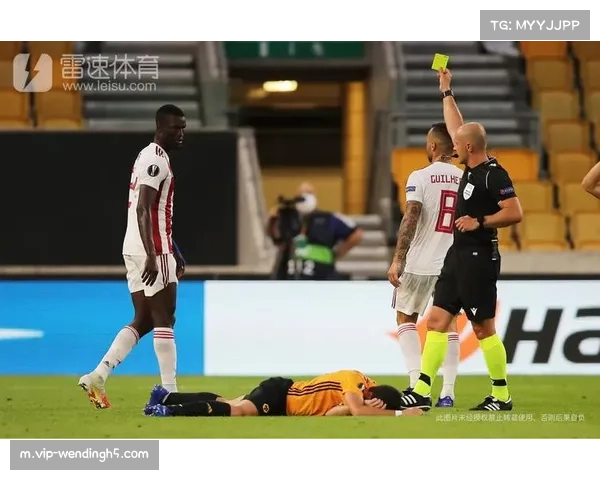 韦林顿贴创可贴带伤破门 硬汉表现对比红牌判罚尺度 韦林顿贴创可贴带伤破门 硬汉表现对比红牌判罚尺度